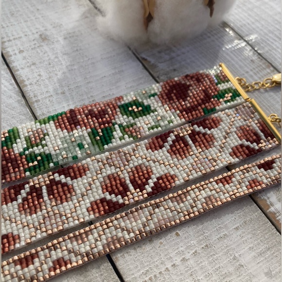 JACQUELINE handmade beaded loom bracelet with adjustable closure - Picture 4 of 4